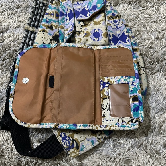 Kavu midnight floral rope sling bag with matching wallet - Picture 2 of 5